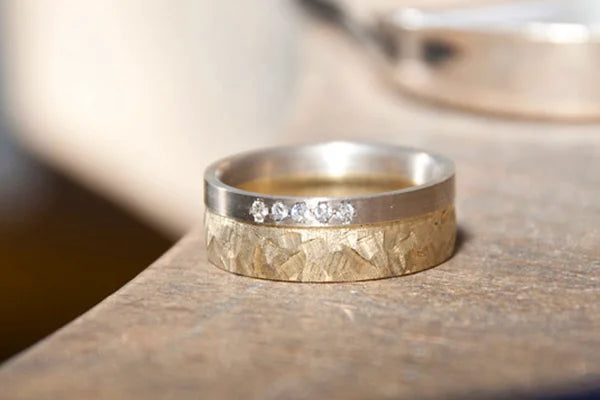 Ring von Haberl & Ilg auf Amboss
